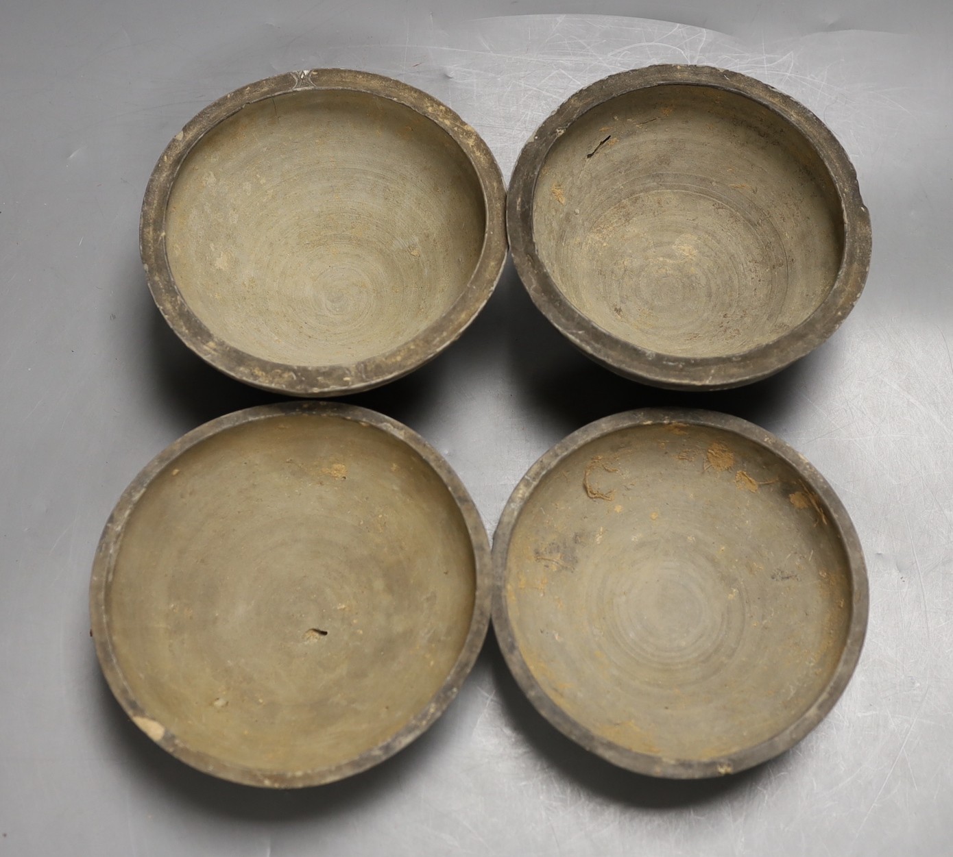 Two Chinese pigment painted grey pottery boxes and covers, Han dynasty (200BCE - 220CE), 12cm high